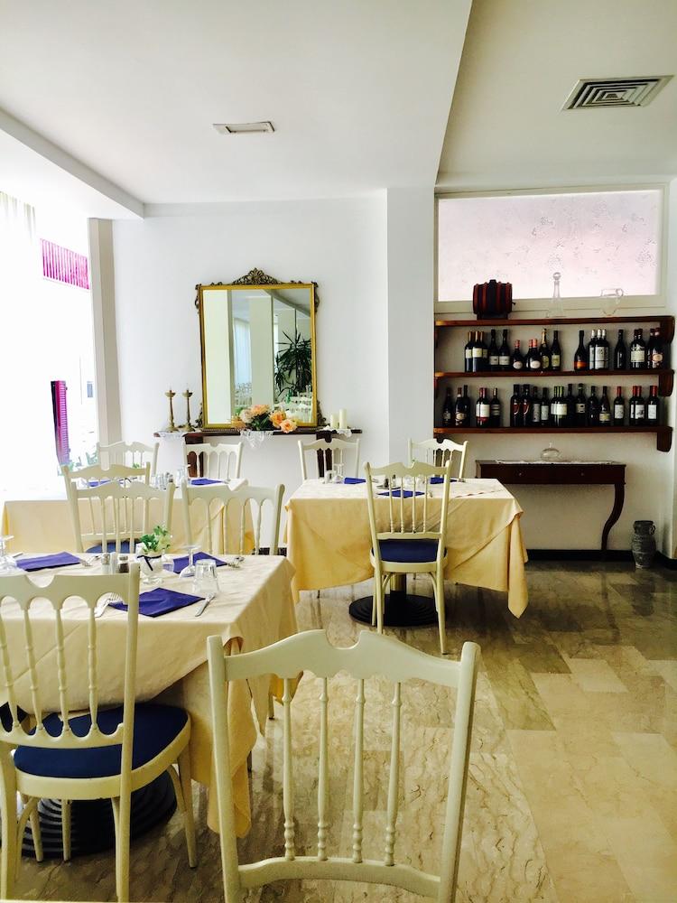 Hotel De Amicis Riccione Exterior photo