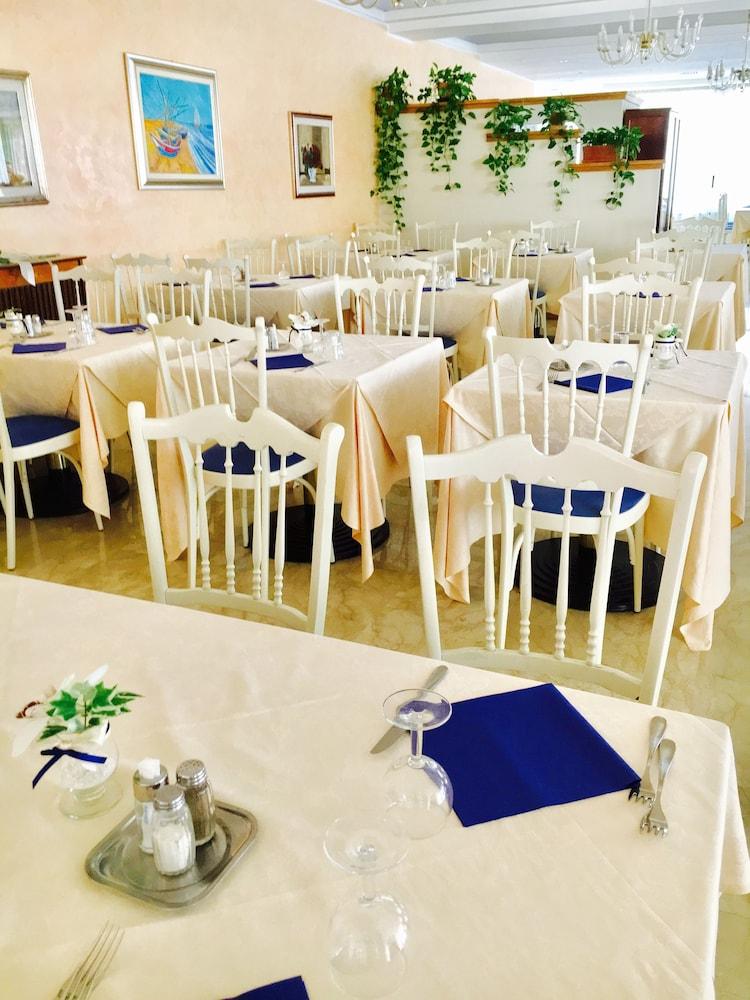 Hotel De Amicis Riccione Exterior photo
