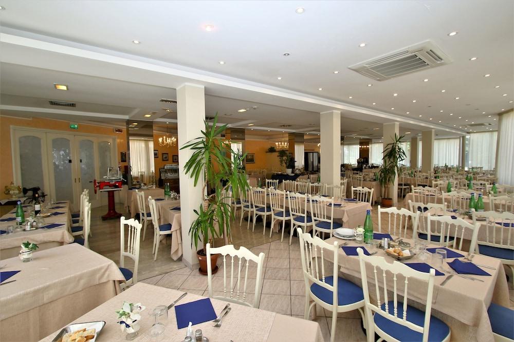Hotel De Amicis Riccione Exterior photo