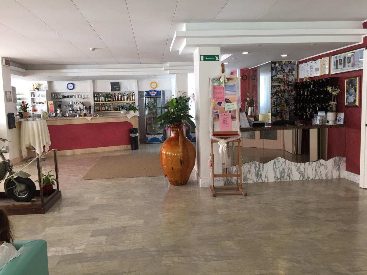 Hotel De Amicis Riccione Exterior photo