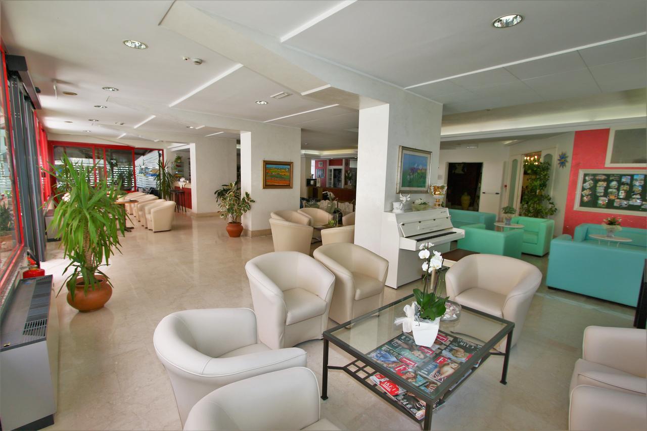 Hotel De Amicis Riccione Exterior photo
