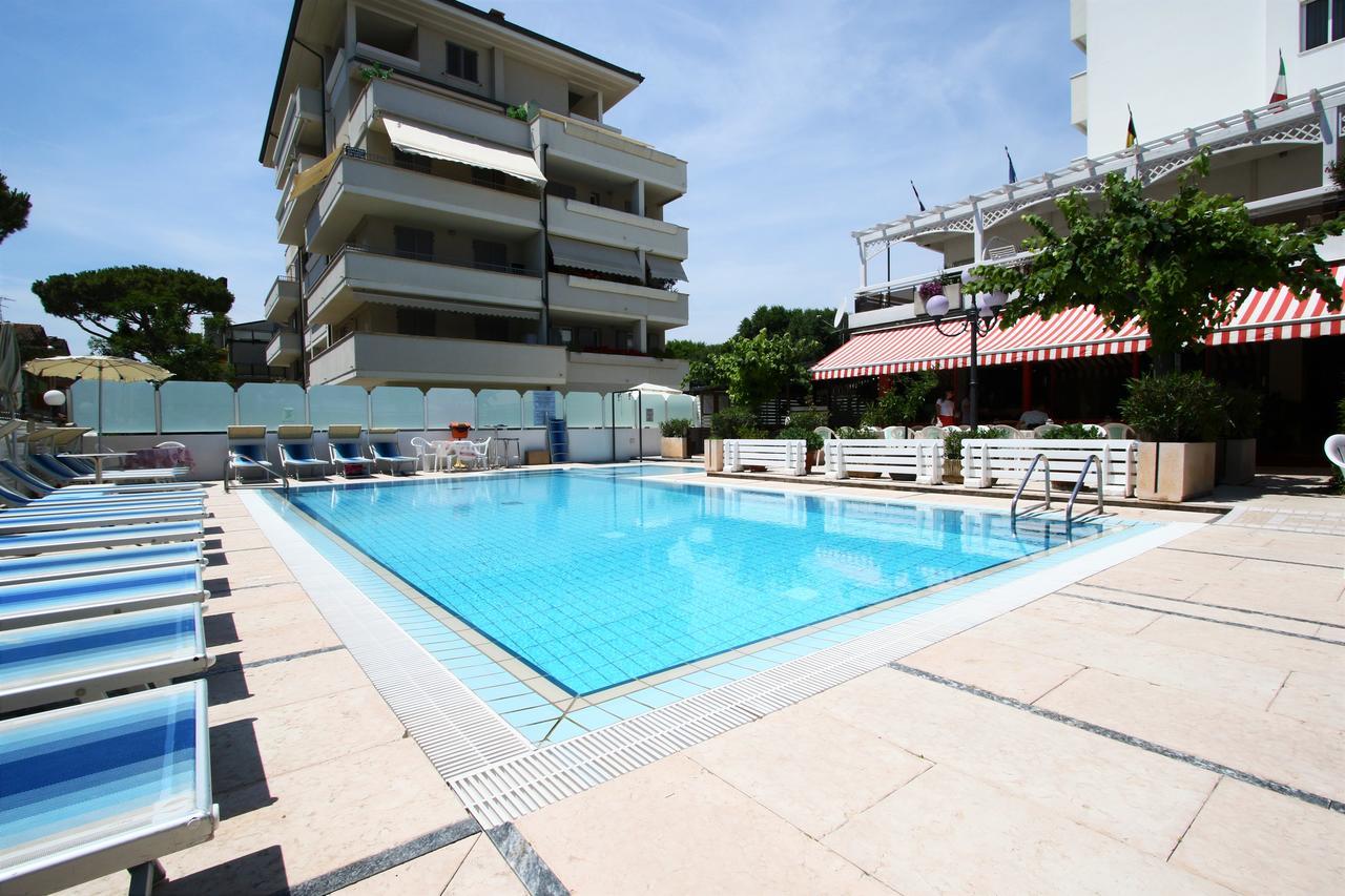Hotel De Amicis Riccione Exterior photo
